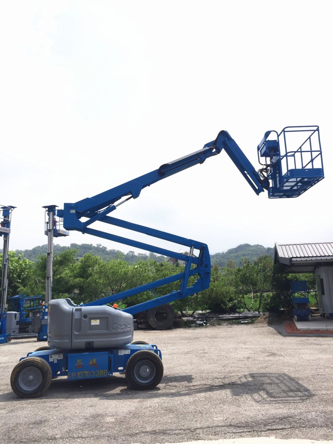 高空作業車出租市場趨勢與數據分析：施工單位必備指南